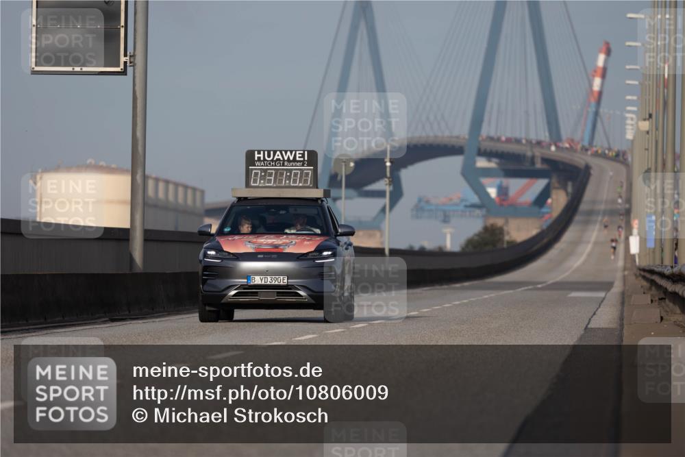 03.10.2026 - Köhlbrandbrückenlauf Michael Strokosch http://msf.ph/oto/10806009 03.10.2026 09:32:00 Position 3 2, 8, 88, 88, 39 meine-sportfotos.de