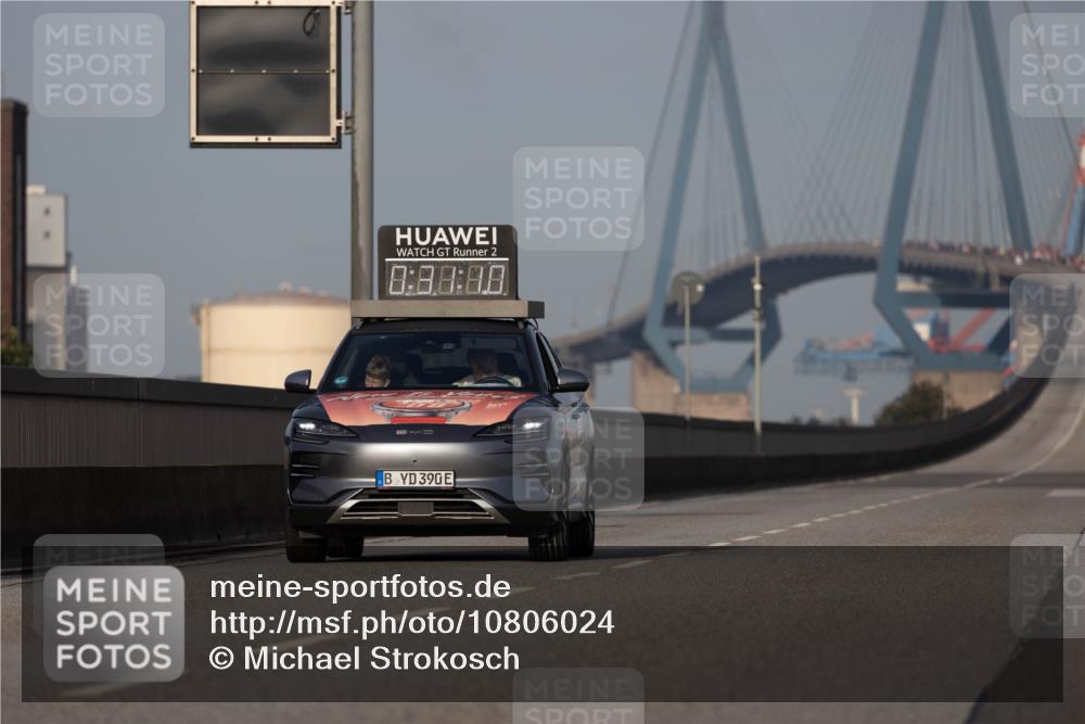 03.10.2026 - Köhlbrandbrückenlauf Michael Strokosch http://msf.ph/oto/10806024 03.10.2026 09:32:03 Position 3 2, 8, 88, 80, 390 meine-sportfotos.de