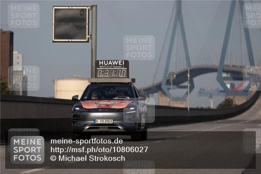 03.10.2026 - Köhlbrandbrückenlauf Michael Strokosch http://msf.ph/oto/10806027 03.10.2026 09:32:03 Position 3 2, 8, 88, 80, 390 meine-sportfotos.de