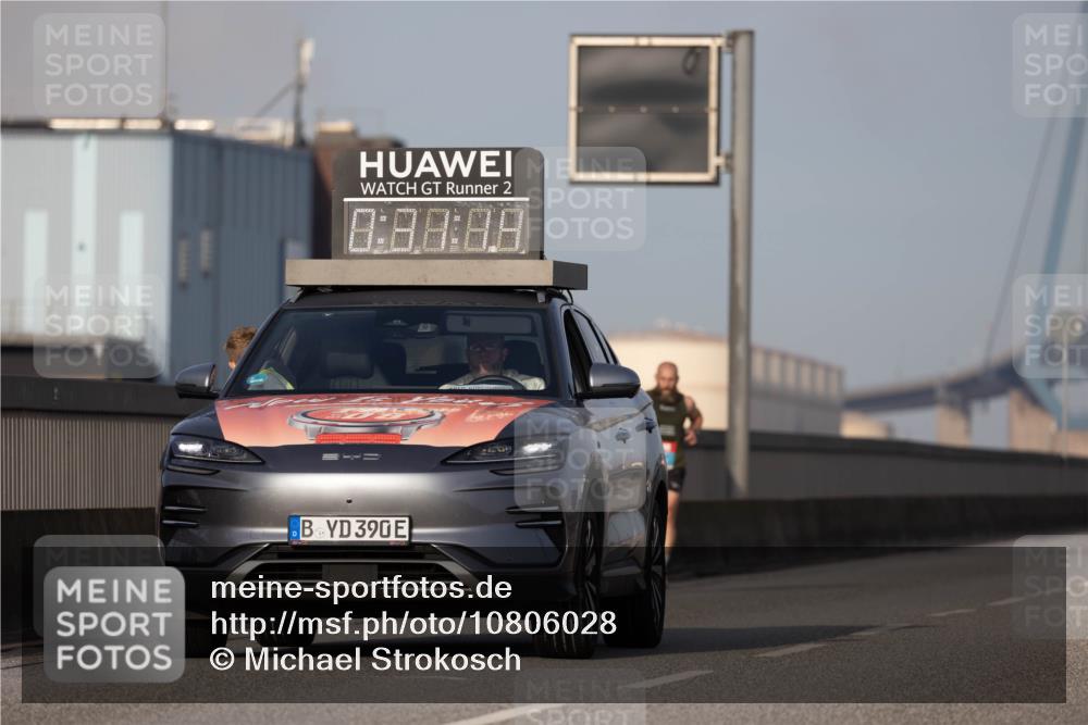 03.10.2026 - Köhlbrandbrückenlauf Michael Strokosch http://msf.ph/oto/10806028 03.10.2026 09:32:07 Position 3 2, 8, 88, 89, 390 meine-sportfotos.de