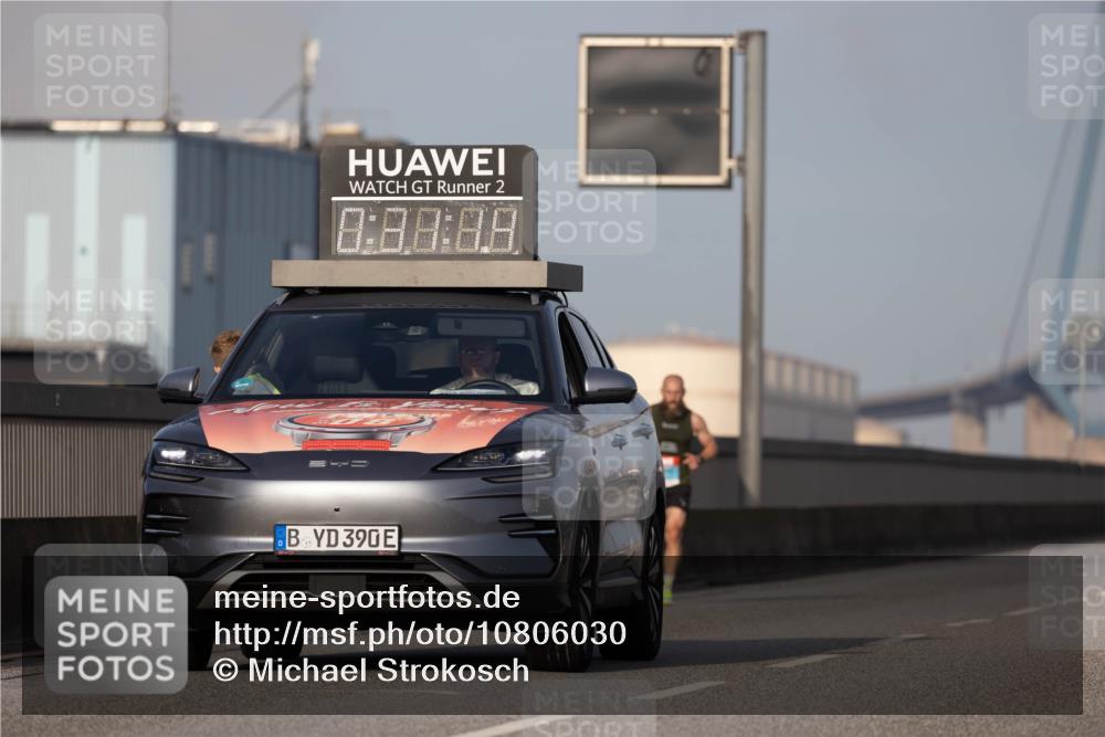 03.10.2026 - Köhlbrandbrückenlauf Michael Strokosch http://msf.ph/oto/10806030 03.10.2026 09:32:07 Position 3 2, 8, 88, 89, 390 meine-sportfotos.de