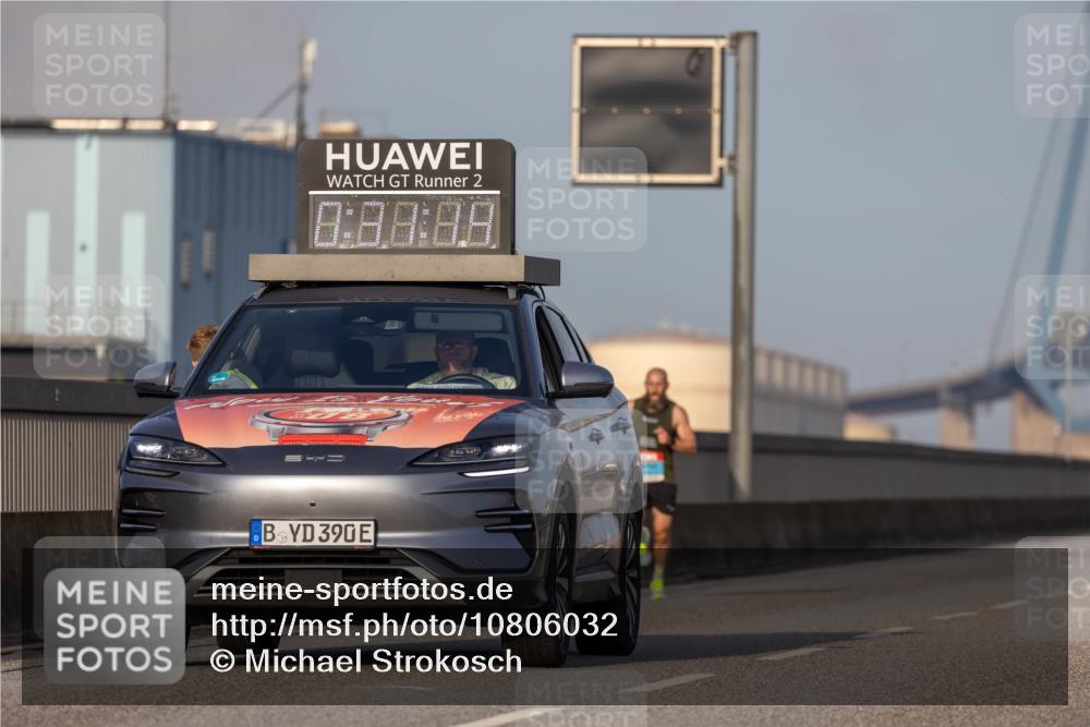 03.10.2026 - Köhlbrandbrückenlauf Michael Strokosch http://msf.ph/oto/10806032 03.10.2026 09:32:07 Position 3 2, 8, 88, 88, 390 meine-sportfotos.de