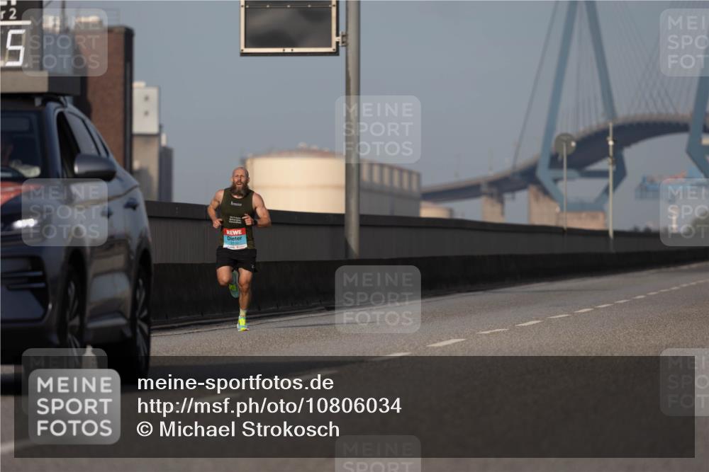 03.10.2026 - Köhlbrandbrückenlauf Michael Strokosch http://msf.ph/oto/10806034 03.10.2026 09:32:08 Position 3  meine-sportfotos.de