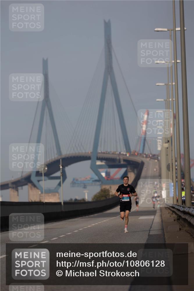 03.10.2026 - Köhlbrandbrückenlauf Michael Strokosch http://msf.ph/oto/10806128 03.10.2026 09:33:14 Position 3  meine-sportfotos.de
