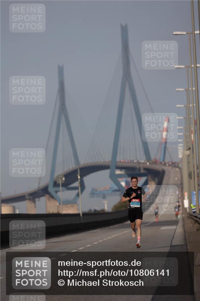 03.10.2026 - Köhlbrandbrückenlauf Michael Strokosch http://msf.ph/oto/10806141 03.10.2026 09:33:16 Position 3  meine-sportfotos.de