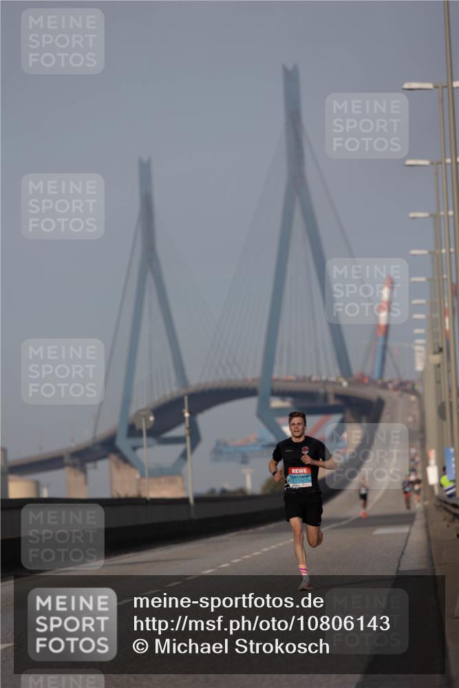03.10.2026 - Köhlbrandbrückenlauf Michael Strokosch http://msf.ph/oto/10806143 03.10.2026 09:33:18 Position 3  meine-sportfotos.de