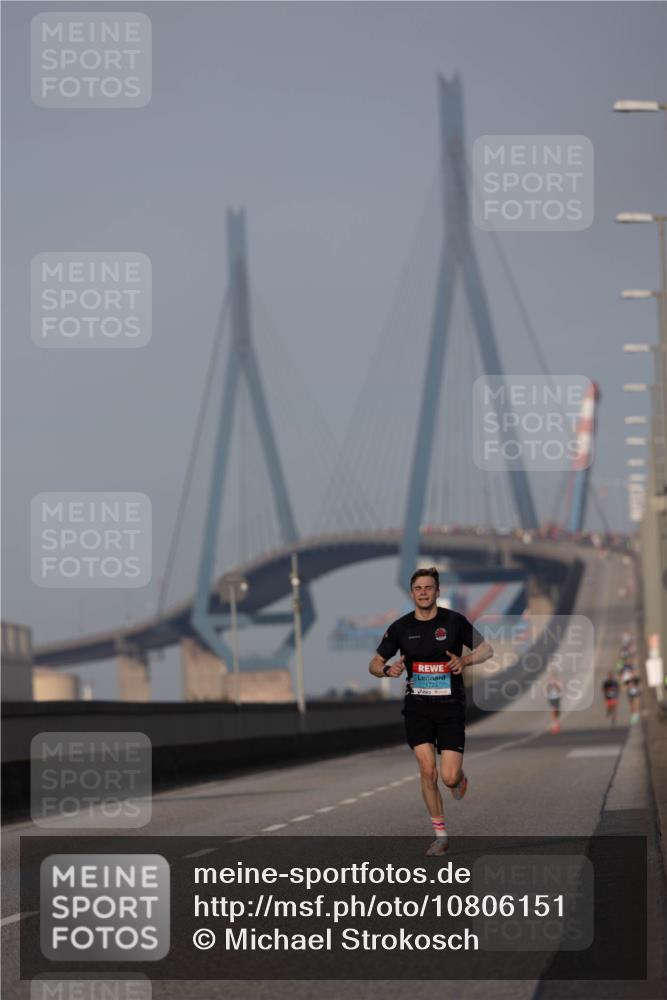 03.10.2026 - Köhlbrandbrückenlauf Michael Strokosch http://msf.ph/oto/10806151 03.10.2026 09:33:19 Position 3  meine-sportfotos.de