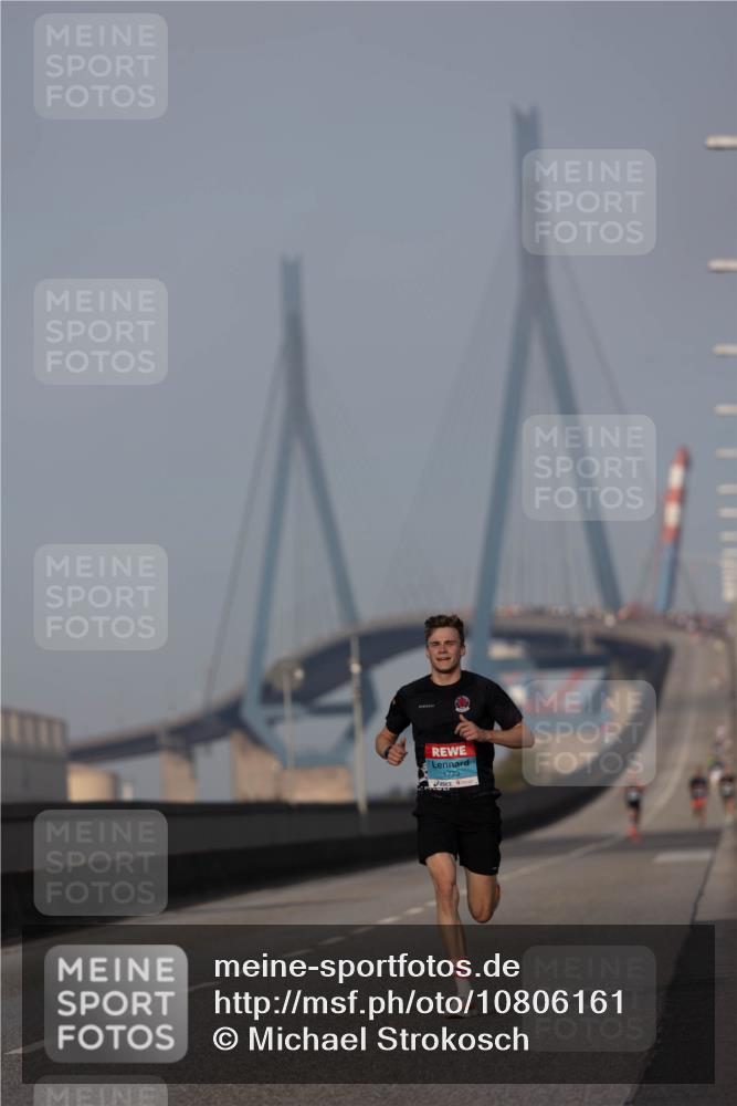 03.10.2026 - Köhlbrandbrückenlauf Michael Strokosch http://msf.ph/oto/10806161 03.10.2026 09:33:21 Position 3 1773 meine-sportfotos.de
