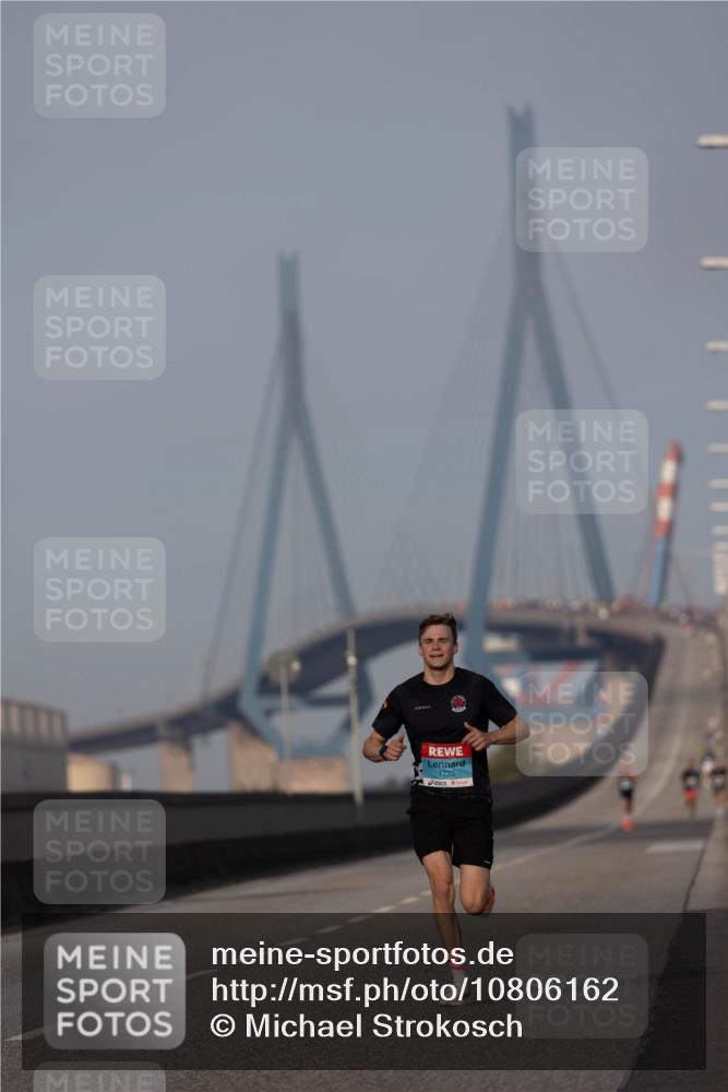 03.10.2026 - Köhlbrandbrückenlauf Michael Strokosch http://msf.ph/oto/10806162 03.10.2026 09:33:21 Position 3 1773 meine-sportfotos.de