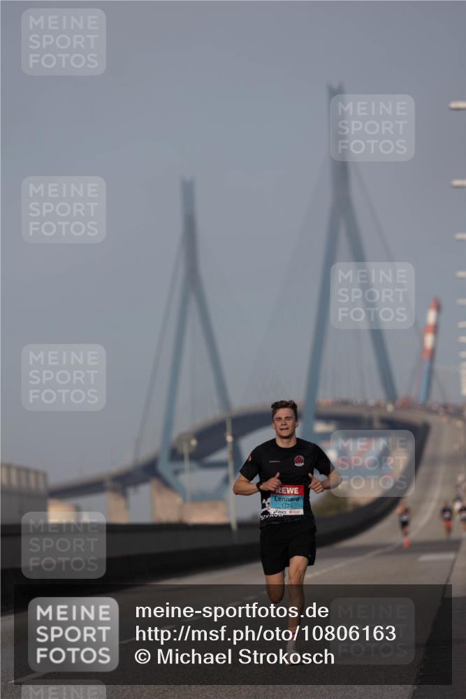 03.10.2026 - Köhlbrandbrückenlauf Michael Strokosch http://msf.ph/oto/10806163 03.10.2026 09:33:21 Position 3 1773 meine-sportfotos.de