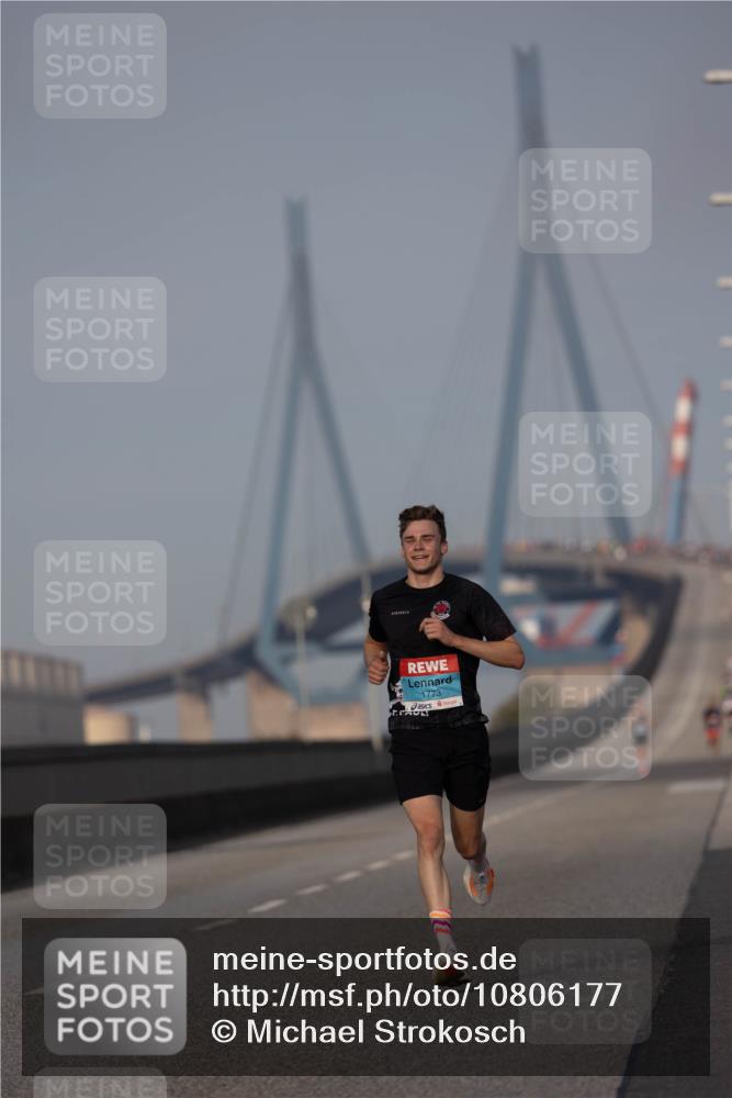 03.10.2026 - Köhlbrandbrückenlauf Michael Strokosch http://msf.ph/oto/10806177 03.10.2026 09:33:22 Position 3 1773 meine-sportfotos.de