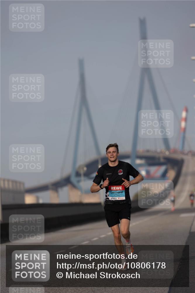 03.10.2026 - Köhlbrandbrückenlauf Michael Strokosch http://msf.ph/oto/10806178 03.10.2026 09:33:23 Position 3 1773 meine-sportfotos.de
