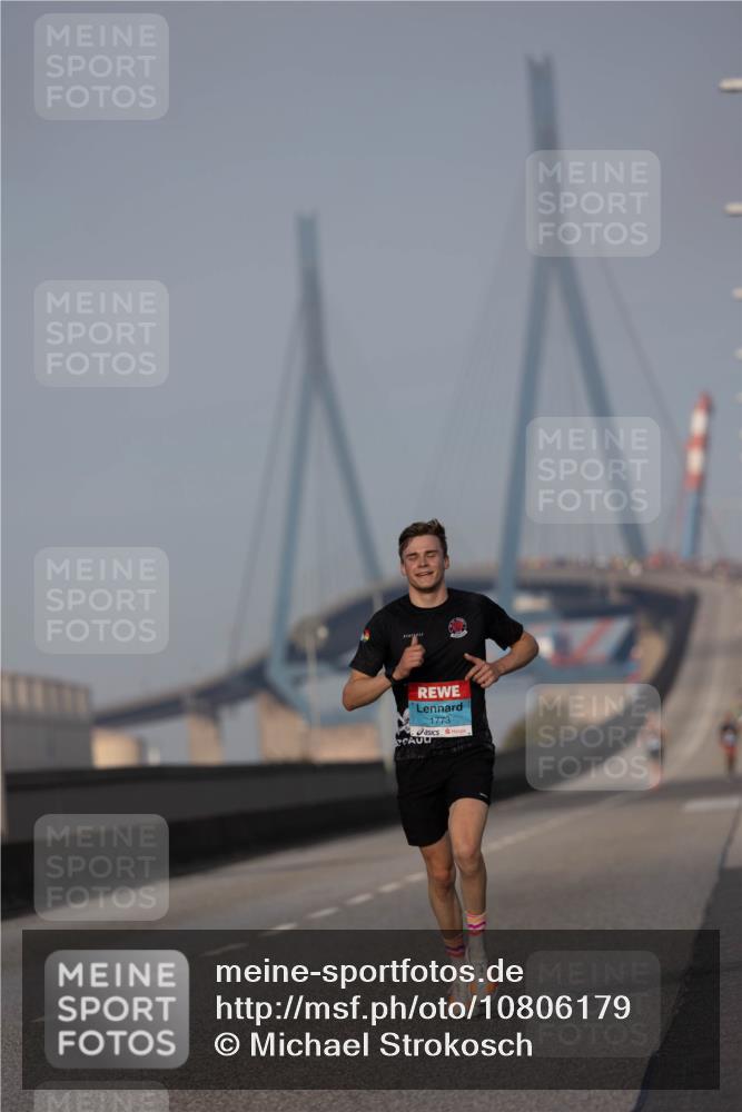 03.10.2026 - Köhlbrandbrückenlauf Michael Strokosch http://msf.ph/oto/10806179 03.10.2026 09:33:23 Position 3 1773 meine-sportfotos.de