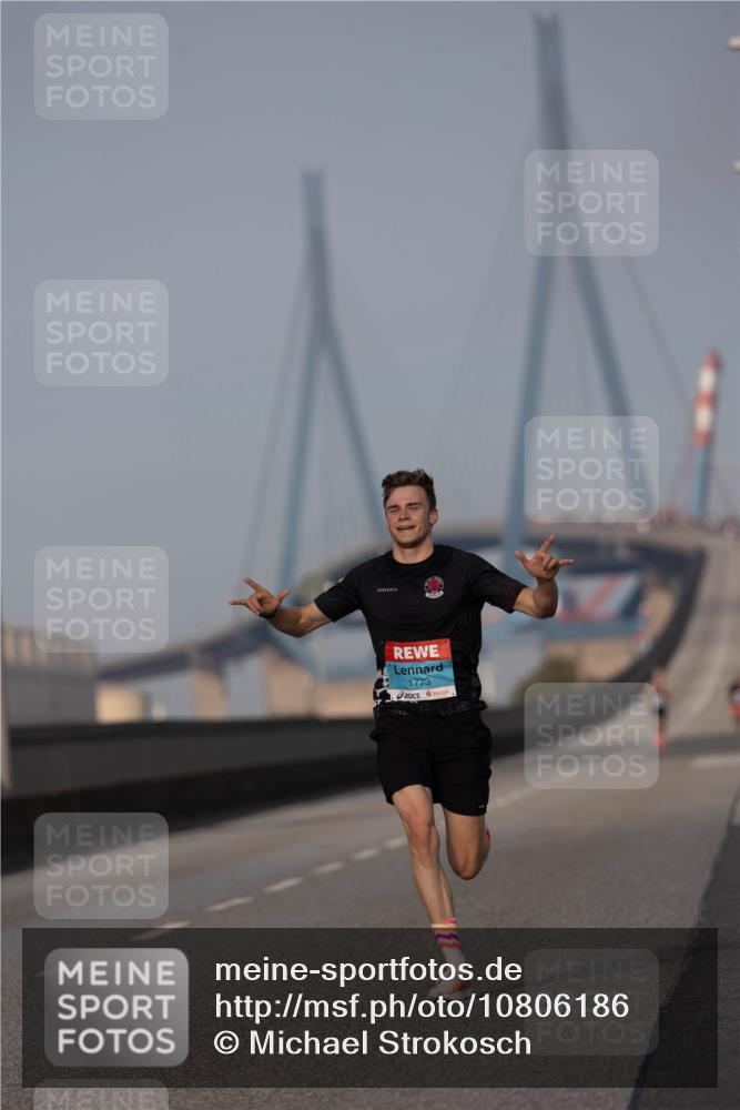 03.10.2026 - Köhlbrandbrückenlauf Michael Strokosch http://msf.ph/oto/10806186 03.10.2026 09:33:23 Position 3 1773 meine-sportfotos.de