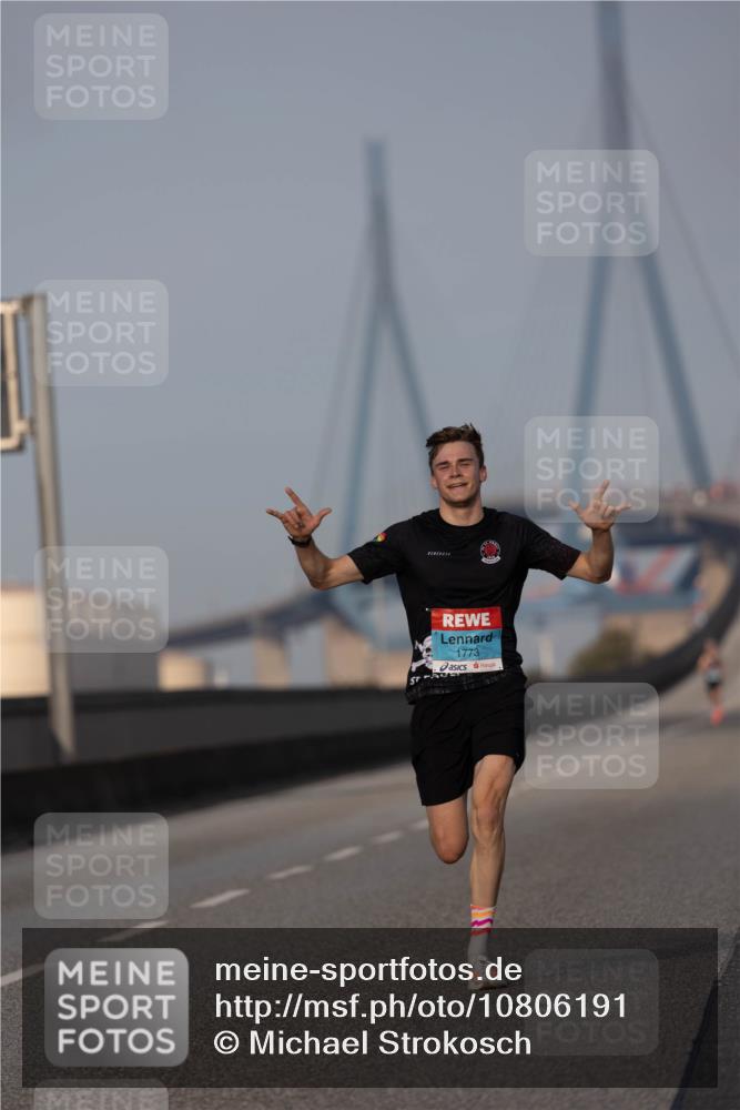 03.10.2026 - Köhlbrandbrückenlauf Michael Strokosch http://msf.ph/oto/10806191 03.10.2026 09:33:24 Position 3 1773 meine-sportfotos.de
