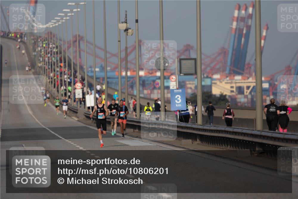 03.10.2026 - Köhlbrandbrückenlauf Michael Strokosch http://msf.ph/oto/10806201 03.10.2026 09:33:40 Position 3 3 meine-sportfotos.de