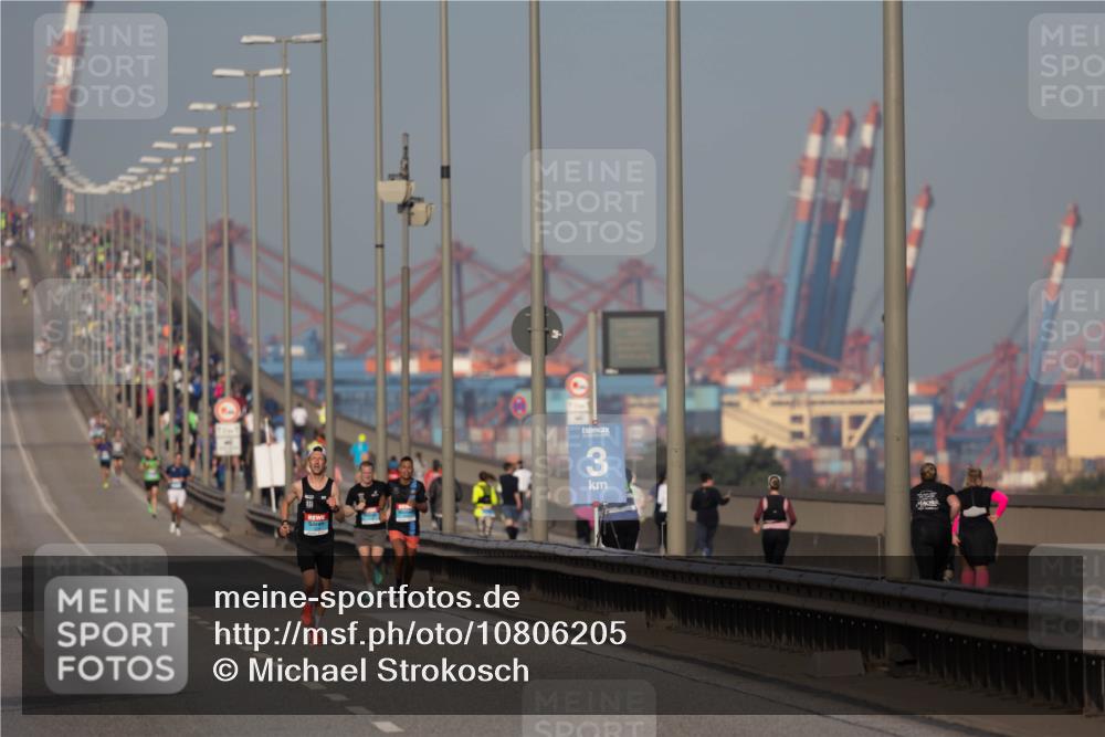 03.10.2026 - Köhlbrandbrückenlauf Michael Strokosch http://msf.ph/oto/10806205 03.10.2026 09:33:41 Position 3 3 meine-sportfotos.de