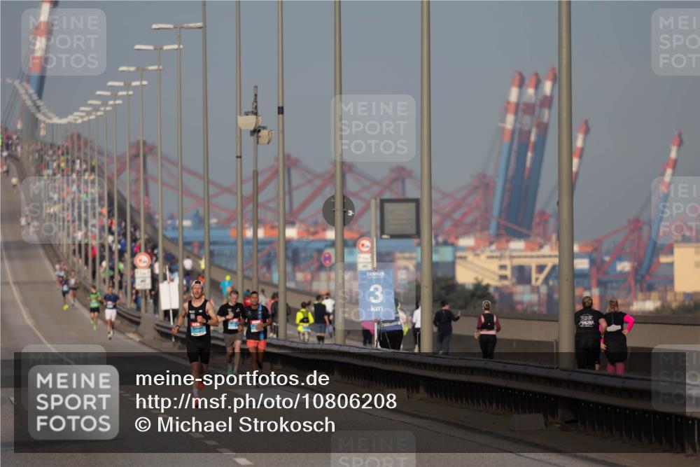 03.10.2026 - Köhlbrandbrückenlauf Michael Strokosch http://msf.ph/oto/10806208 03.10.2026 09:33:42 Position 3 3 meine-sportfotos.de