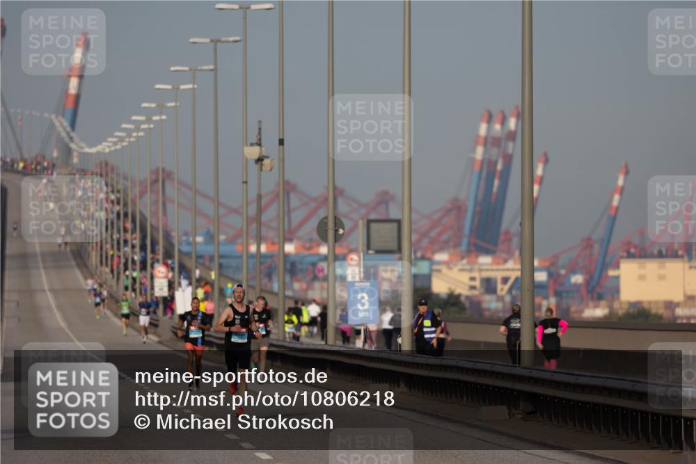 03.10.2026 - Köhlbrandbrückenlauf Michael Strokosch http://msf.ph/oto/10806218 03.10.2026 09:33:46 Position 3 3 meine-sportfotos.de