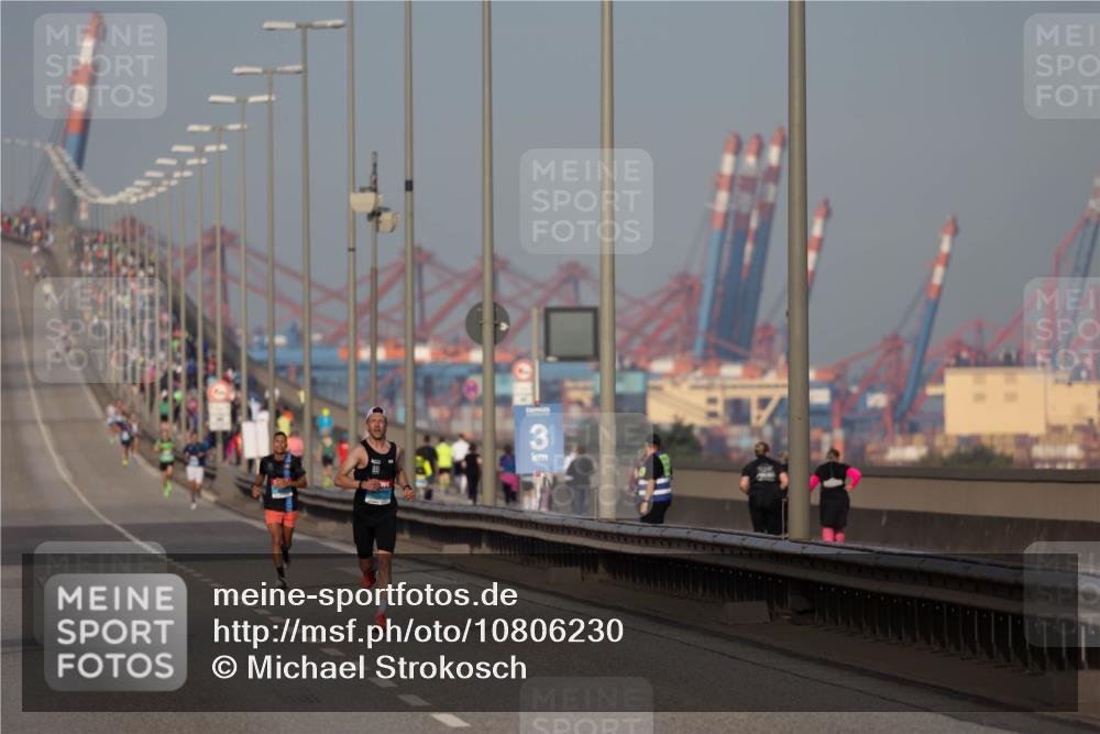 03.10.2026 - Köhlbrandbrückenlauf Michael Strokosch http://msf.ph/oto/10806230 03.10.2026 09:33:48 Position 3 3 meine-sportfotos.de