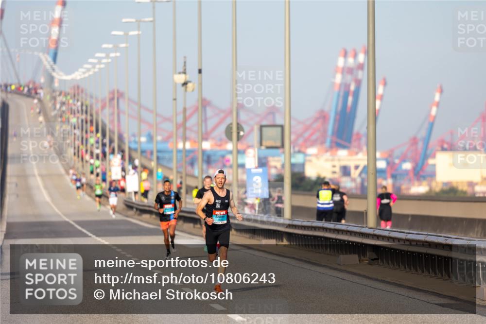 03.10.2026 - Köhlbrandbrückenlauf Michael Strokosch http://msf.ph/oto/10806243 03.10.2026 09:33:52 Position 3 31 meine-sportfotos.de