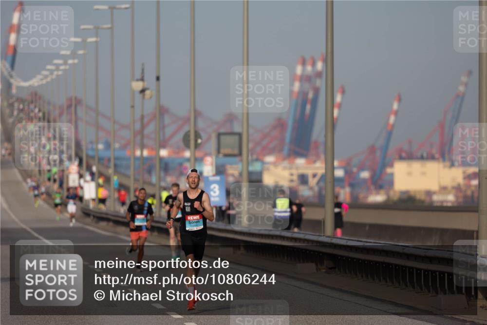 03.10.2026 - Köhlbrandbrückenlauf Michael Strokosch http://msf.ph/oto/10806244 03.10.2026 09:33:54 Position 3 1508, 3 meine-sportfotos.de