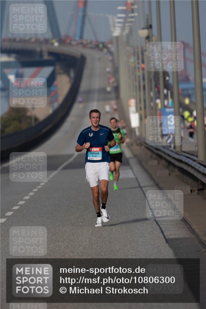 03.10.2026 - Köhlbrandbrückenlauf Michael Strokosch http://msf.ph/oto/10806300 03.10.2026 09:34:34 Position 3 13, 2131 meine-sportfotos.de