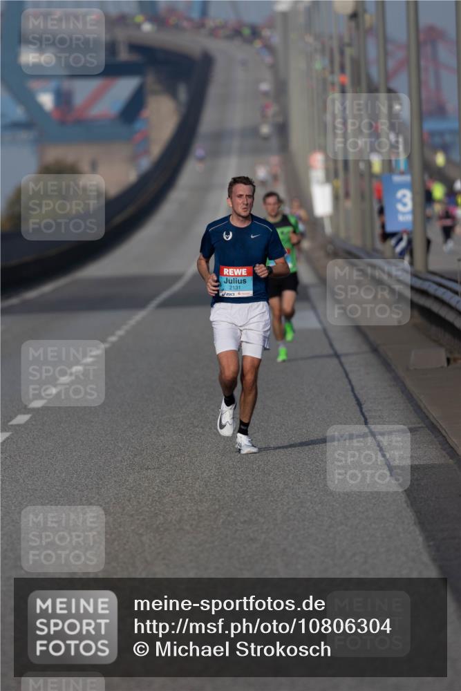 03.10.2026 - Köhlbrandbrückenlauf Michael Strokosch http://msf.ph/oto/10806304 03.10.2026 09:34:35 Position 3 2131 meine-sportfotos.de