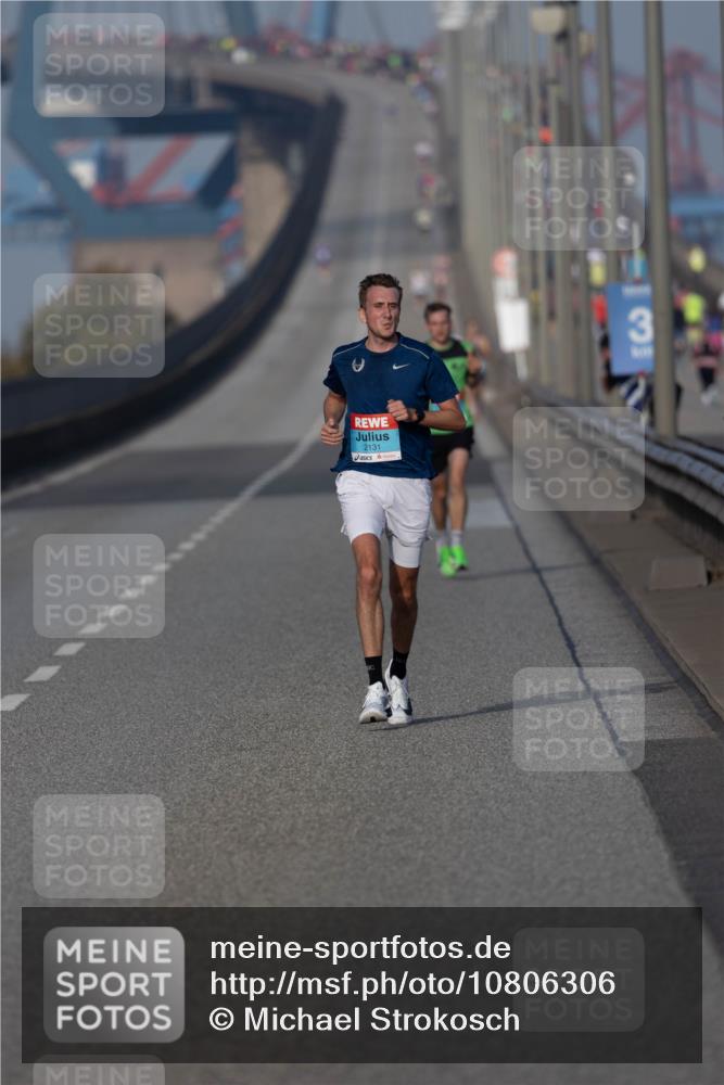03.10.2026 - Köhlbrandbrückenlauf Michael Strokosch http://msf.ph/oto/10806306 03.10.2026 09:34:35 Position 3 2131 meine-sportfotos.de