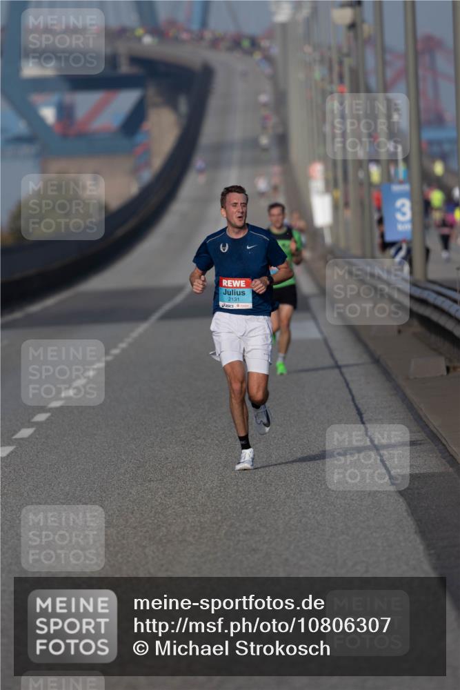 03.10.2026 - Köhlbrandbrückenlauf Michael Strokosch http://msf.ph/oto/10806307 03.10.2026 09:34:35 Position 3 2131 meine-sportfotos.de