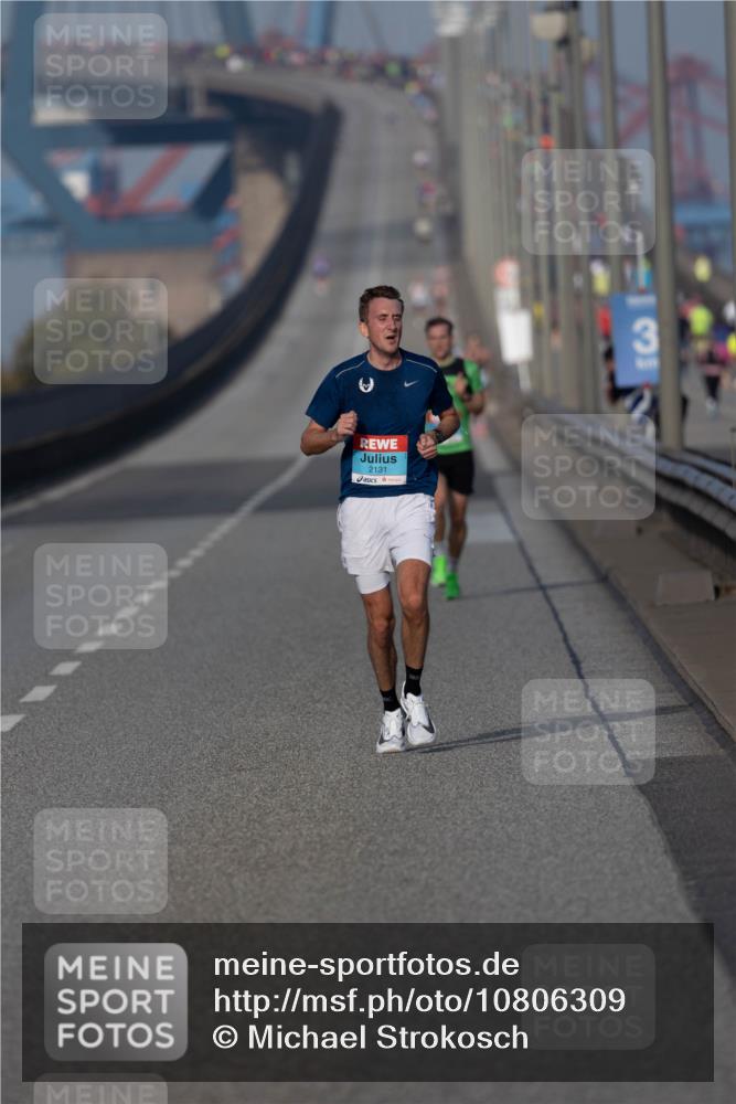 03.10.2026 - Köhlbrandbrückenlauf Michael Strokosch http://msf.ph/oto/10806309 03.10.2026 09:34:36 Position 3 2131 meine-sportfotos.de