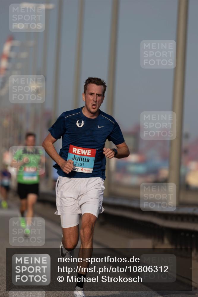 03.10.2026 - Köhlbrandbrückenlauf Michael Strokosch http://msf.ph/oto/10806312 03.10.2026 09:34:42 Position 3 2131 meine-sportfotos.de