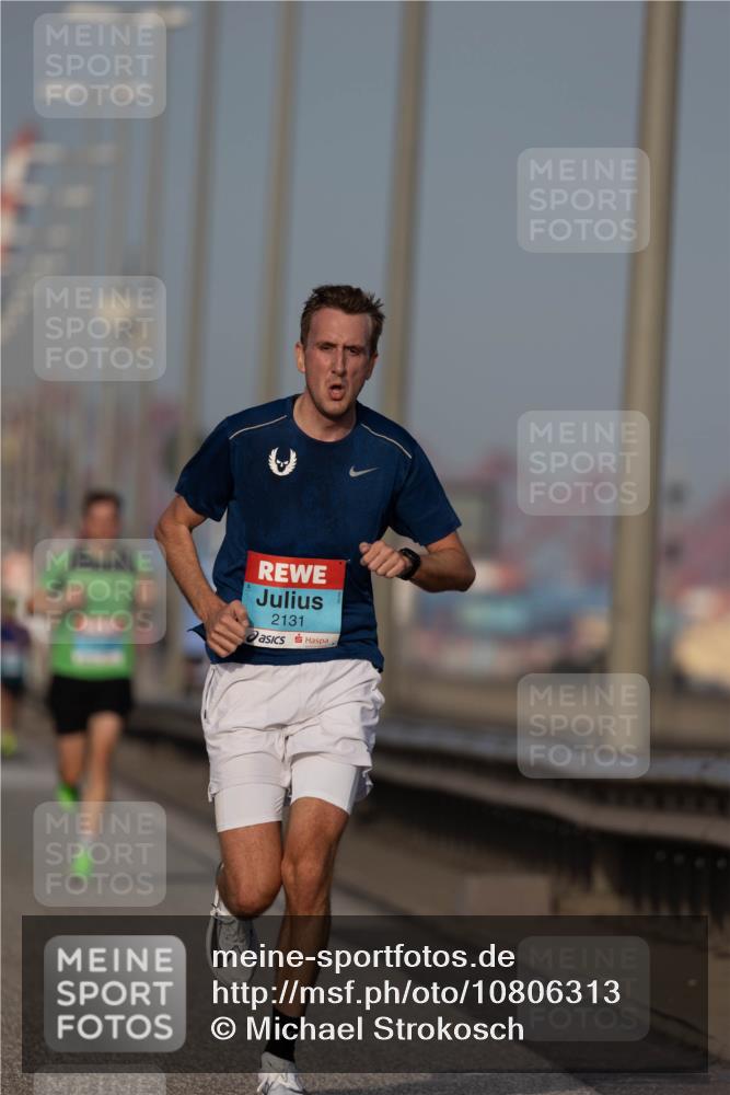 03.10.2026 - Köhlbrandbrückenlauf Michael Strokosch http://msf.ph/oto/10806313 03.10.2026 09:34:42 Position 3 2131 meine-sportfotos.de