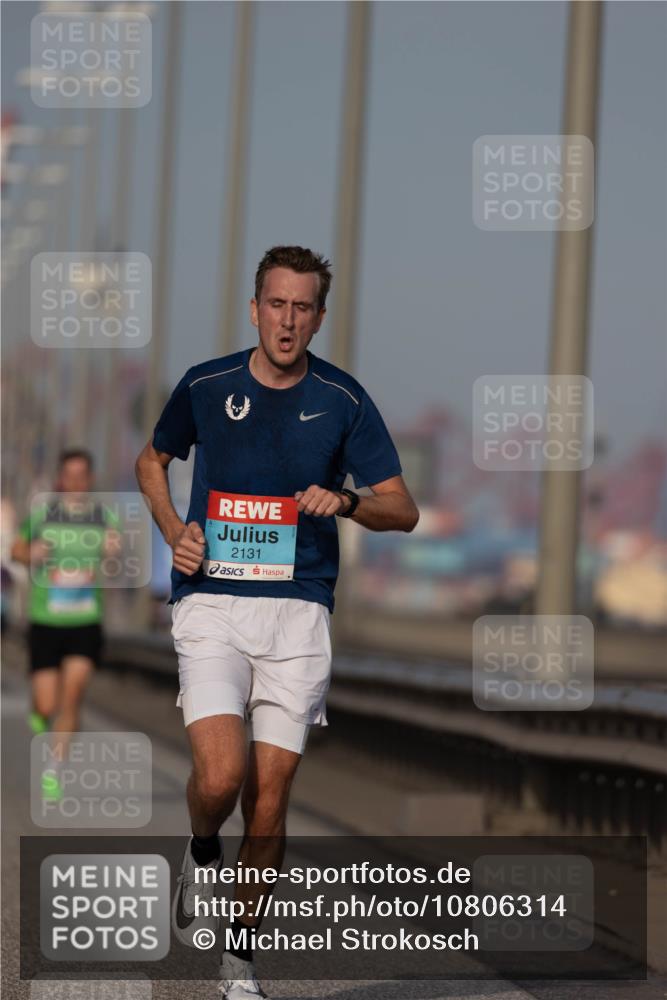 03.10.2026 - Köhlbrandbrückenlauf Michael Strokosch http://msf.ph/oto/10806314 03.10.2026 09:34:42 Position 3 2131 meine-sportfotos.de