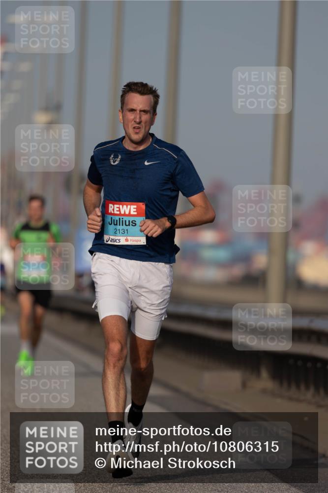 03.10.2026 - Köhlbrandbrückenlauf Michael Strokosch http://msf.ph/oto/10806315 03.10.2026 09:34:42 Position 3 2131 meine-sportfotos.de