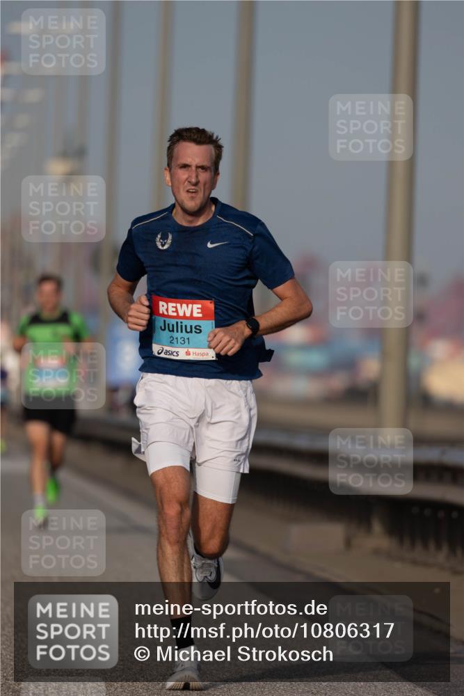 03.10.2026 - Köhlbrandbrückenlauf Michael Strokosch http://msf.ph/oto/10806317 03.10.2026 09:34:42 Position 3 2131 meine-sportfotos.de