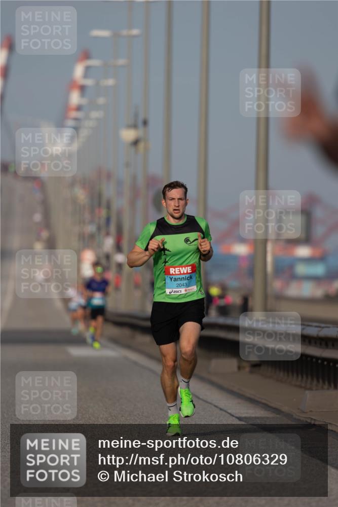 03.10.2026 - Köhlbrandbrückenlauf Michael Strokosch http://msf.ph/oto/10806329 03.10.2026 09:34:46 Position 3 2043 meine-sportfotos.de