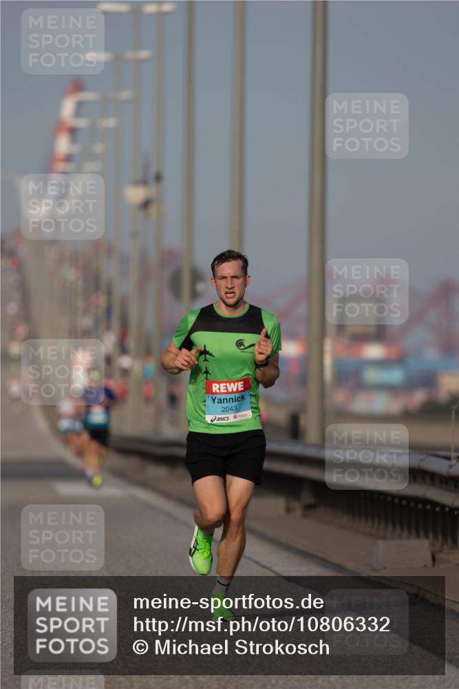 03.10.2026 - Köhlbrandbrückenlauf Michael Strokosch http://msf.ph/oto/10806332 03.10.2026 09:34:47 Position 3 4, 0, 2043 meine-sportfotos.de