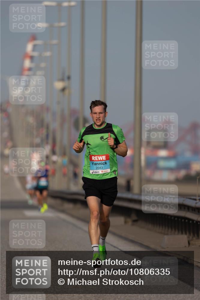 03.10.2026 - Köhlbrandbrückenlauf Michael Strokosch http://msf.ph/oto/10806335 03.10.2026 09:34:47 Position 3 2043 meine-sportfotos.de
