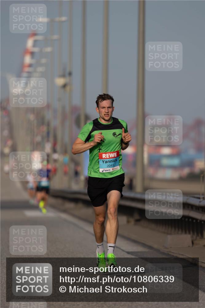 03.10.2026 - Köhlbrandbrückenlauf Michael Strokosch http://msf.ph/oto/10806339 03.10.2026 09:34:48 Position 3 2043 meine-sportfotos.de
