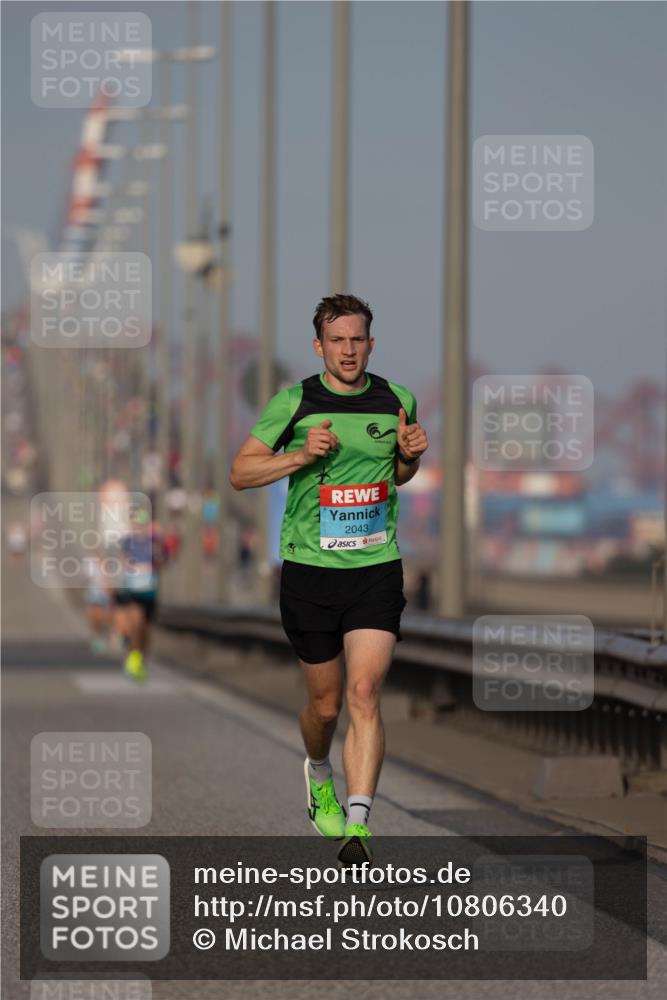 03.10.2026 - Köhlbrandbrückenlauf Michael Strokosch http://msf.ph/oto/10806340 03.10.2026 09:34:48 Position 3 2043 meine-sportfotos.de