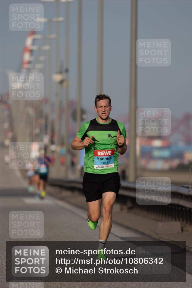 03.10.2026 - Köhlbrandbrückenlauf Michael Strokosch http://msf.ph/oto/10806342 03.10.2026 09:34:48 Position 3 30, 2043 meine-sportfotos.de