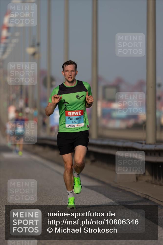 03.10.2026 - Köhlbrandbrückenlauf Michael Strokosch http://msf.ph/oto/10806346 03.10.2026 09:34:48 Position 3 2043 meine-sportfotos.de