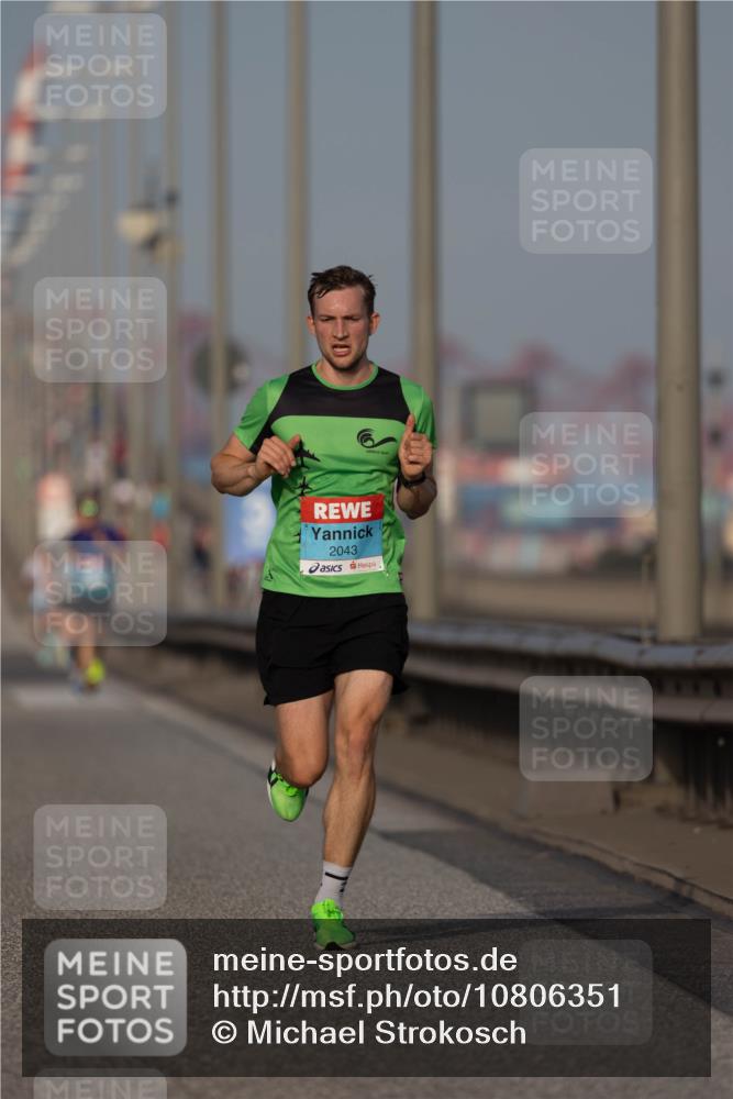 03.10.2026 - Köhlbrandbrückenlauf Michael Strokosch http://msf.ph/oto/10806351 03.10.2026 09:34:48 Position 3 2043 meine-sportfotos.de