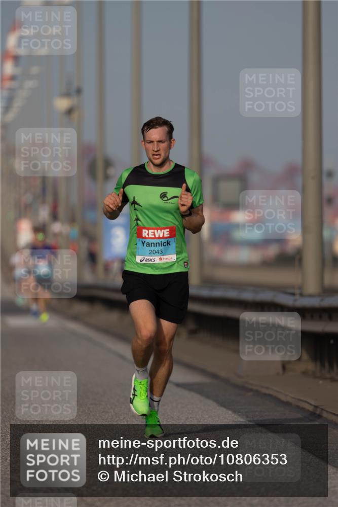 03.10.2026 - Köhlbrandbrückenlauf Michael Strokosch http://msf.ph/oto/10806353 03.10.2026 09:34:48 Position 3 2043 meine-sportfotos.de