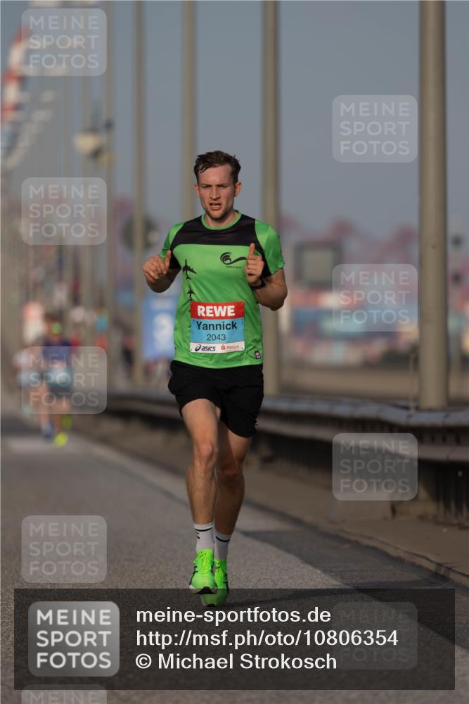 03.10.2026 - Köhlbrandbrückenlauf Michael Strokosch http://msf.ph/oto/10806354 03.10.2026 09:34:49 Position 3 3, 2043 meine-sportfotos.de
