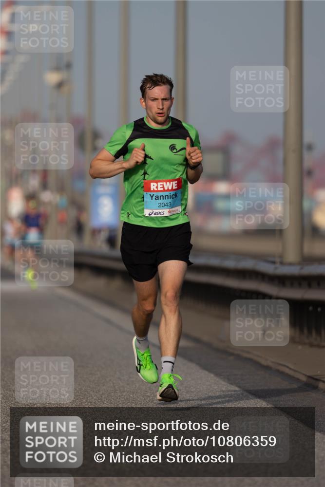 03.10.2026 - Köhlbrandbrückenlauf Michael Strokosch http://msf.ph/oto/10806359 03.10.2026 09:34:49 Position 3 2043 meine-sportfotos.de