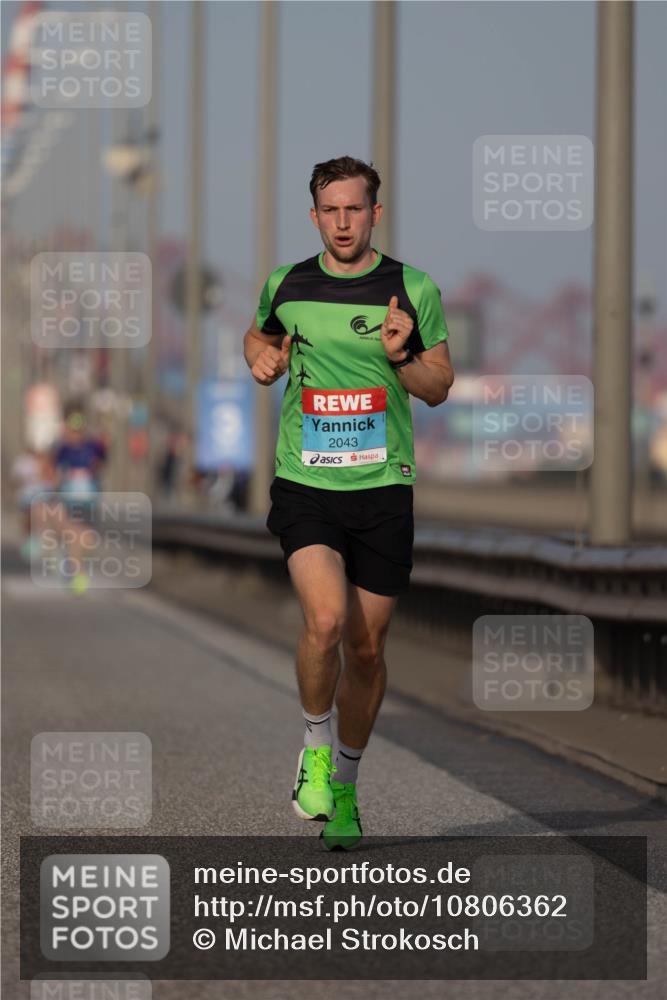 03.10.2026 - Köhlbrandbrückenlauf Michael Strokosch http://msf.ph/oto/10806362 03.10.2026 09:34:49 Position 3 2043 meine-sportfotos.de