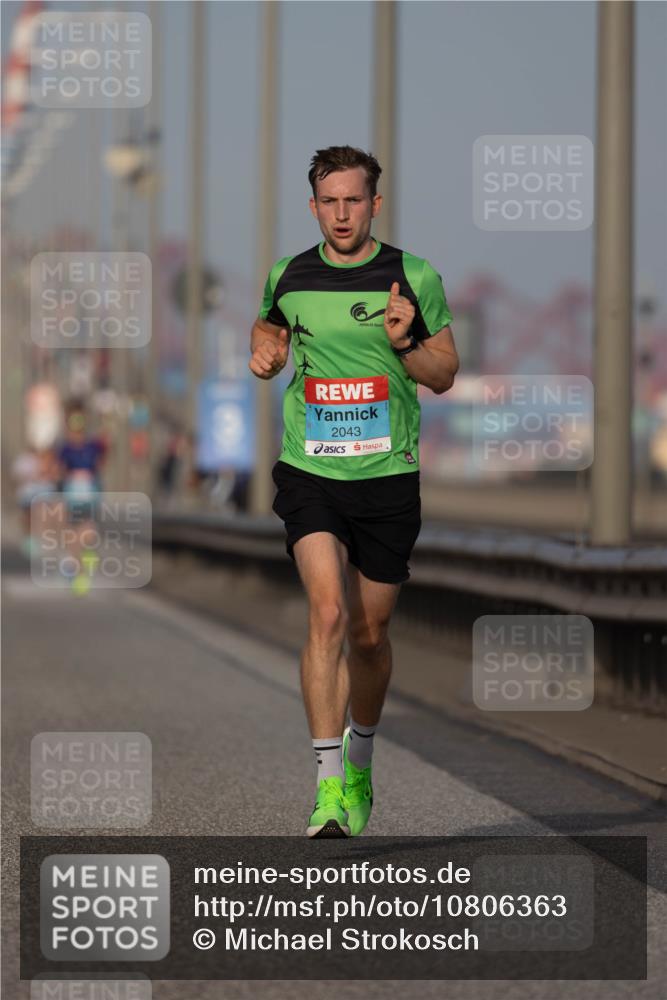 03.10.2026 - Köhlbrandbrückenlauf Michael Strokosch http://msf.ph/oto/10806363 03.10.2026 09:34:49 Position 3 2043 meine-sportfotos.de