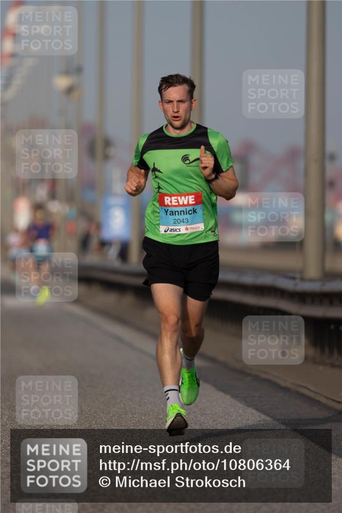 03.10.2026 - Köhlbrandbrückenlauf Michael Strokosch http://msf.ph/oto/10806364 03.10.2026 09:34:49 Position 3 2043 meine-sportfotos.de